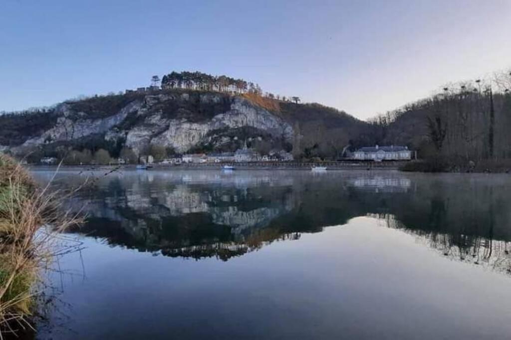 Maison bucolique à Anhée, vue Meuse et falaises Villa Exterior foto